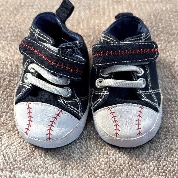 Cute Baseball Themed Design Velcro Boy’s Baby Shoes - Picture 1 of 4